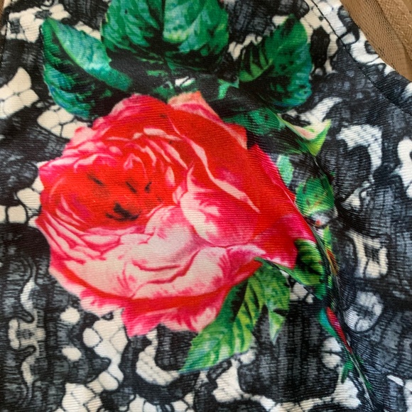 LF Floral SheervBodysuit - Picture 14 of 15